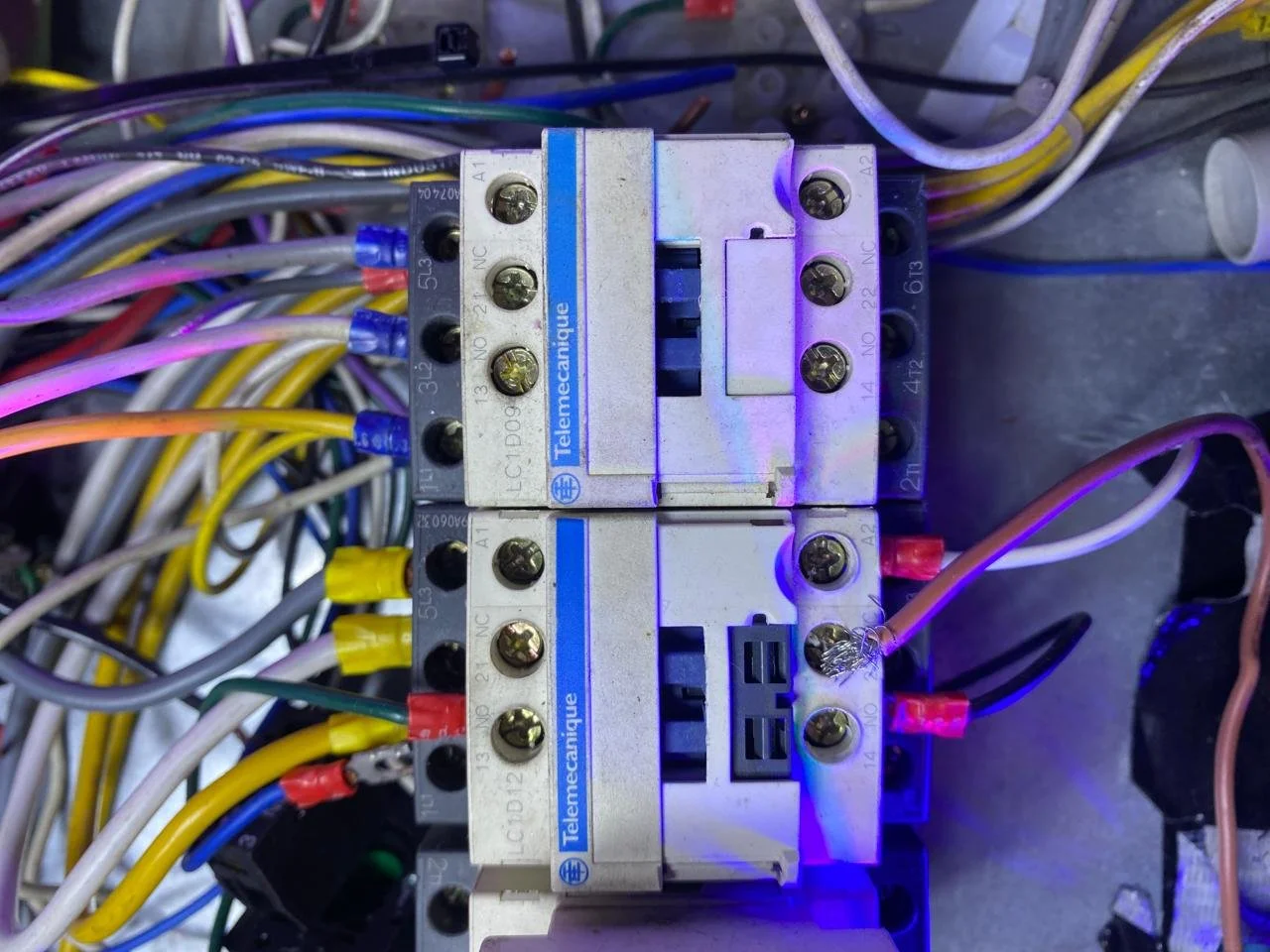 Técnico de refrigeração — Curso Comandos Elétricos